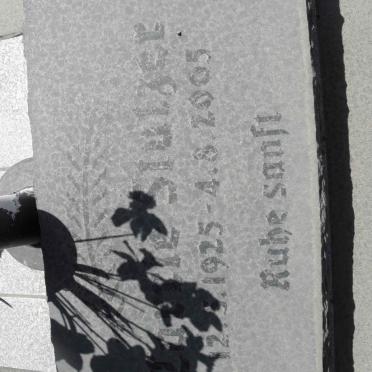 STUTZER Corrie 1925-2005