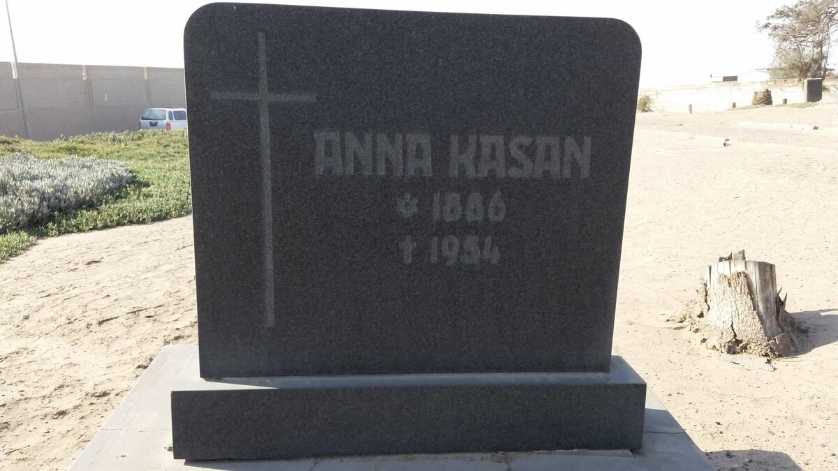 KASAN Anna 1886-1954