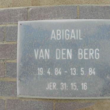 BERG Abigail, van den 1984-1984
