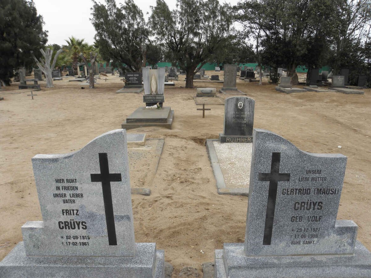 CRŰYS Fritz 1915-1961 &amp; Gertrud VOLF 1921-1988