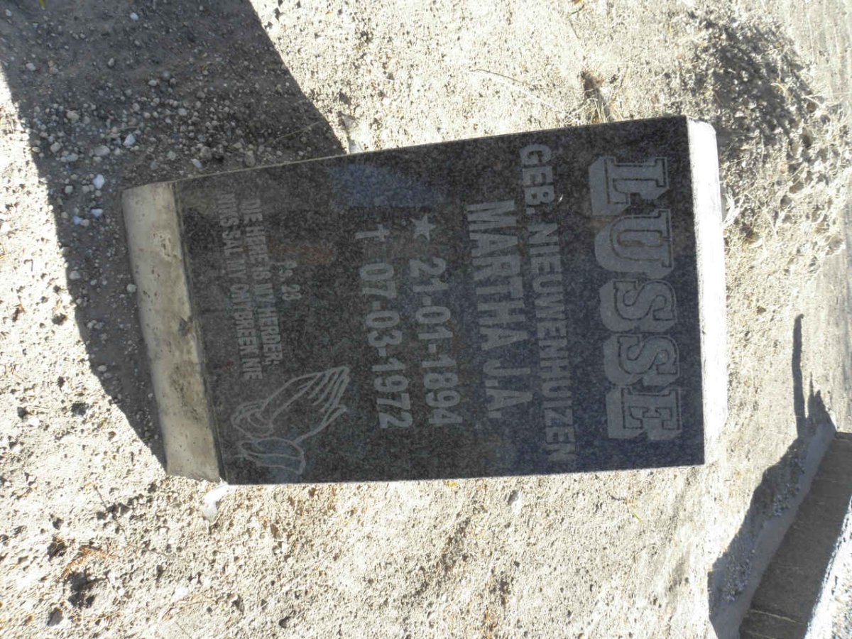 LUSSE Martha J.A. nee NIEUWENHUIZEN 1894-1972