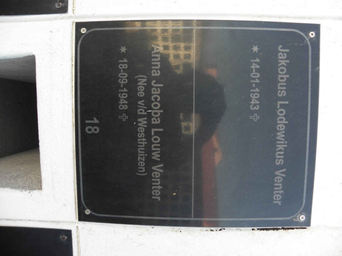 VENTER Jakobus Lodewikus 1943- &amp; Anna Jacoba Louw V.D. WESTHUIZEN 1948-