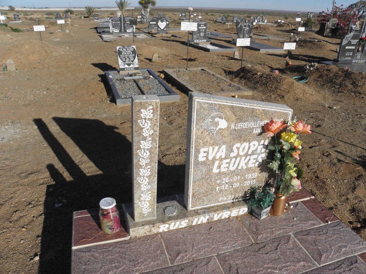 LEUKES Eva Sophia 1939-2011