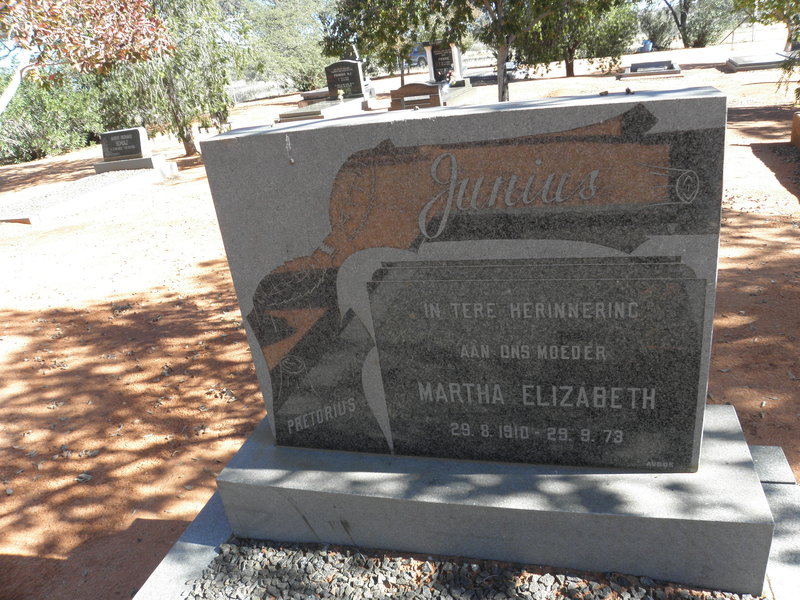 JUNIUS Martha Elizabeth nee PRETORIUS 1910-1973