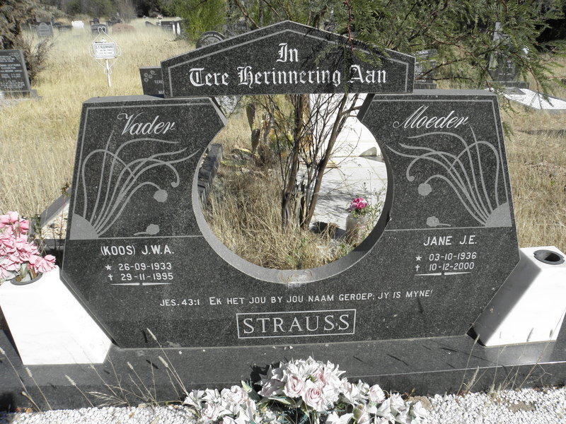 STRAUSS J.W.A. 1933-1995 &amp; Jane J.E, 1936-2000