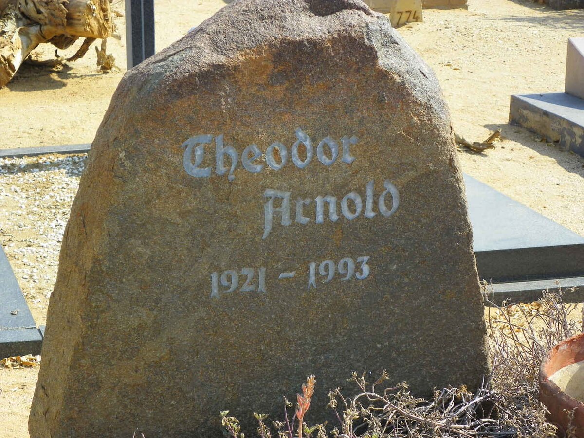 ARNOLD Theodor 1921-1993