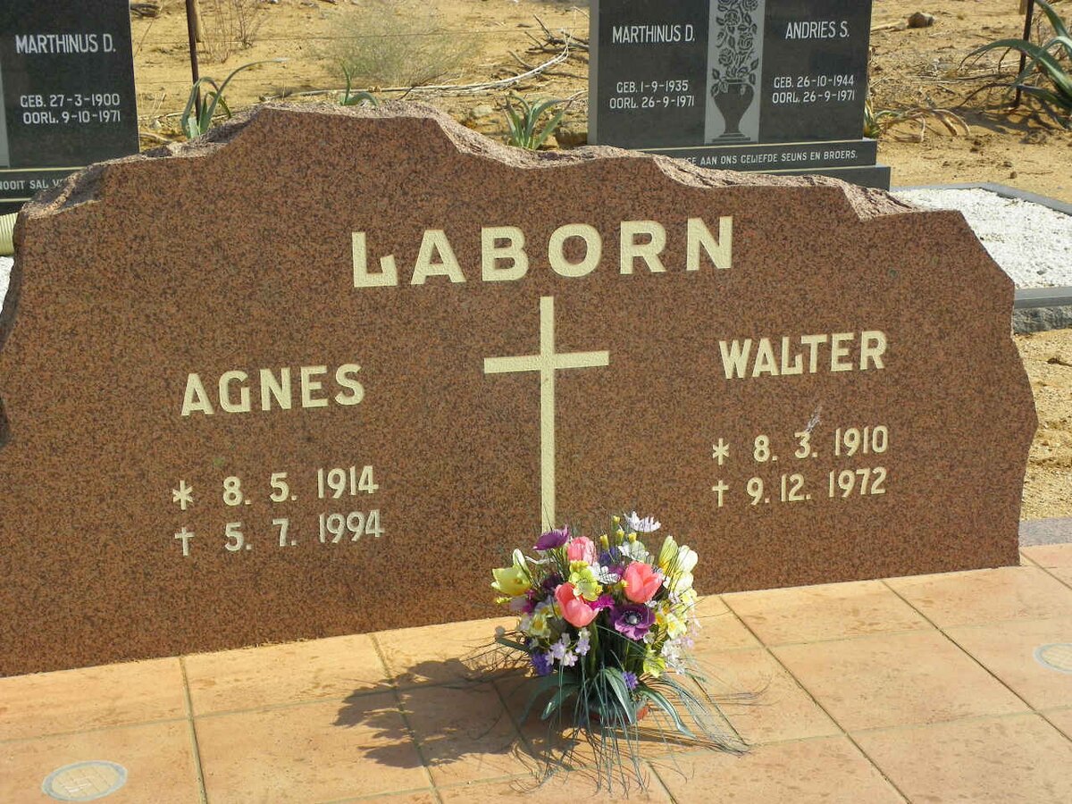 LABORN Walter 1910-1972 &amp; Agnes 1914-1994