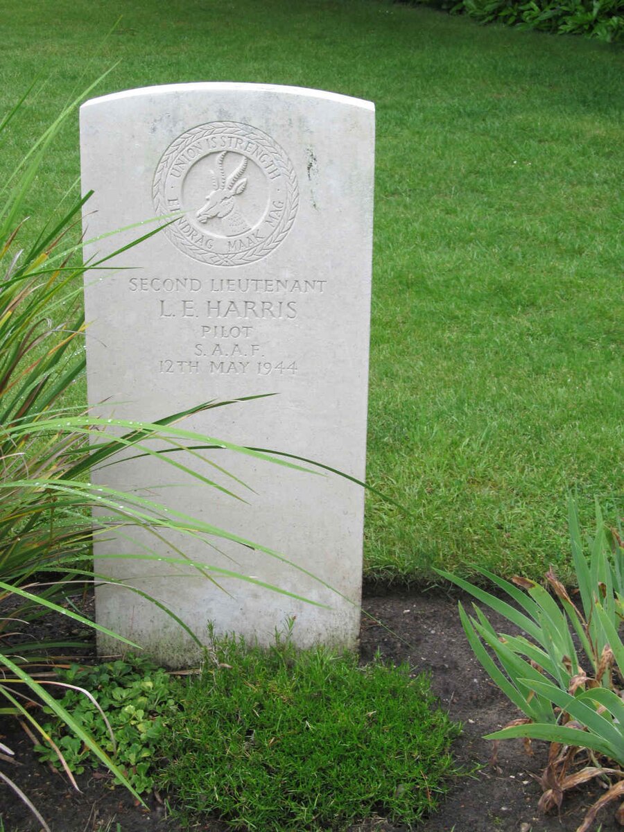 HARRIS L.E. -1944