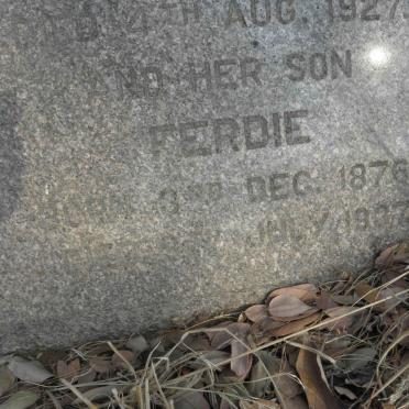 BEER ?uie Mary, de nee TUCKER 1849-1927 :: DE BEER Ferdie 1876-1937